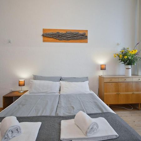 Courtyard Apartment Берлин Екстериор снимка